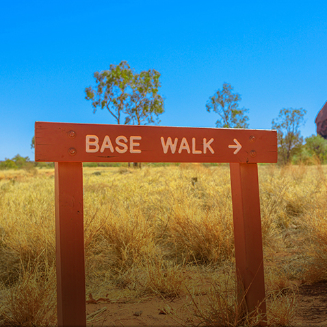 Walk around Uluru